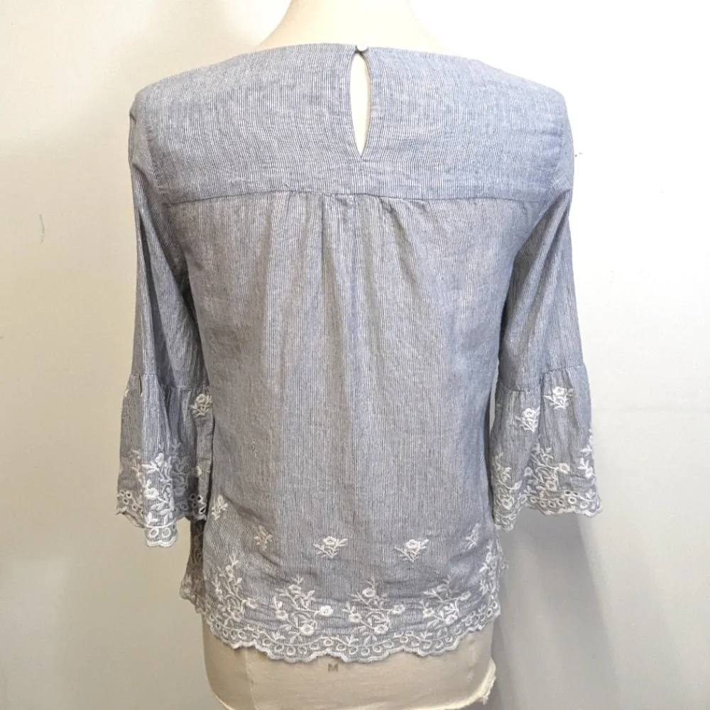 SKIES are Blue Cotton Seersucker Embroidered Top M Tulip Sleeve Eyelet Anthro